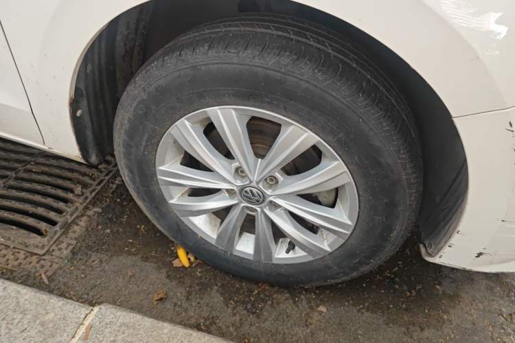 Used Volkswagen Bora 2018 1.5L Automatic Fashion Model Right Front Wheel Hub