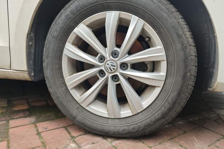 Used Volkswagen Bora 2018 1.5L Automatic Fashion Model Right Front Wheel Hub