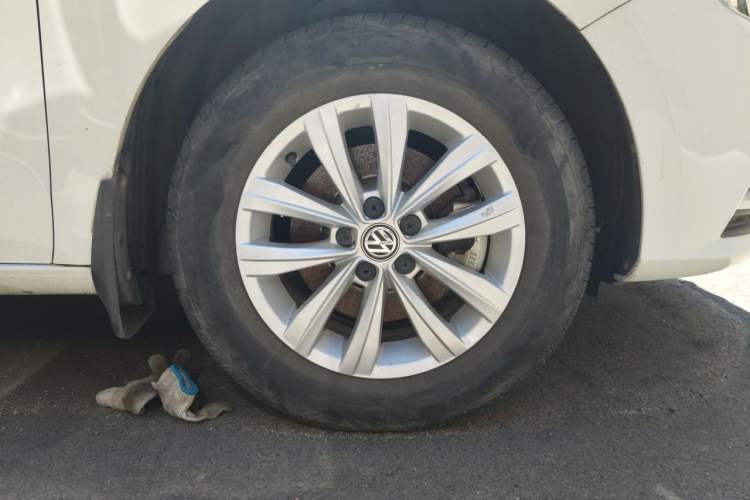Used Volkswagen Bora 2018 1.5L Automatic Fashion Model Right Front Wheel Hub