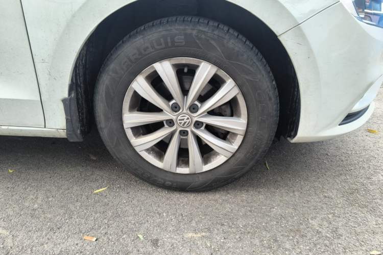 Used Volkswagen Bora 2018 1.5L Automatic Fashion Model Right Front Wheel Hub