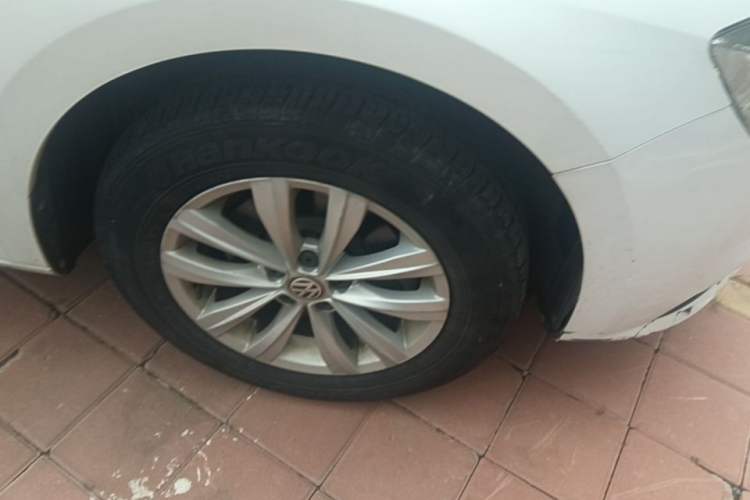 Used Volkswagen Bora 2018 1.5L Automatic Fashion Model Right Front Wheel Hub
