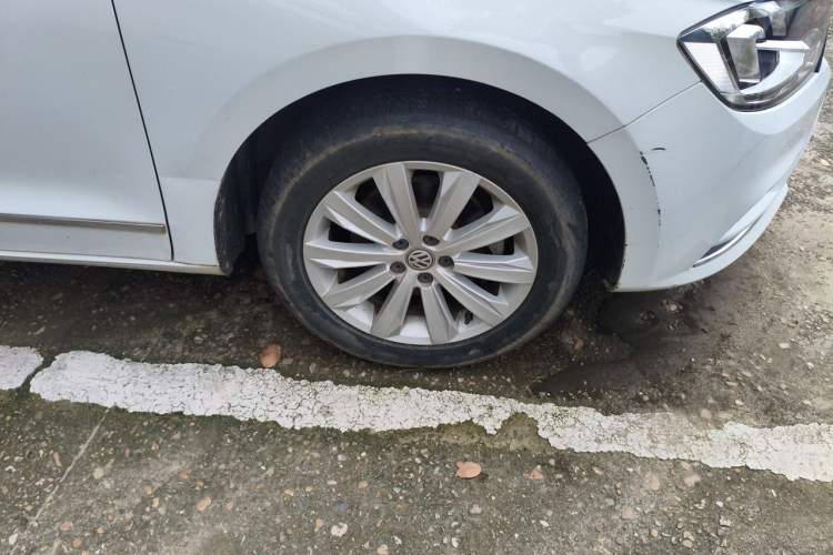 Used Volkswagen Bora 2018 1.5L Automatic Comfort Model Right Front Wheel Hub