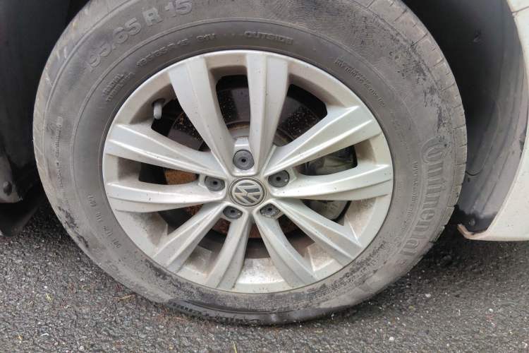 Used Volkswagen Bora 2018 1.5L Manual Fashion Model Right Front Wheel Hub