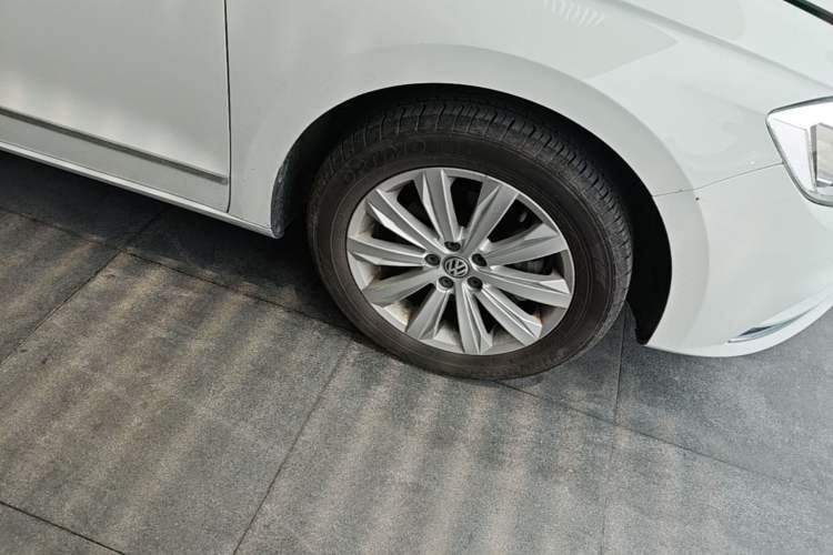 Used Volkswagen Bora 2018 1.5L Automatic Comfort Model Right Front Wheel Hub