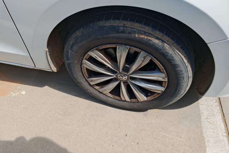 Used Volkswagen Bora 2018 1.5L Manual Fashion Model Right Front Wheel Hub