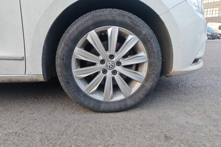 Used Volkswagen Bora 2018 1.5L Manual Comfort Model Right Front Wheel Hub