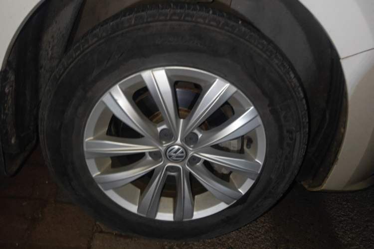 Used Volkswagen Bora 2018 1.5L Manual Fashion Model Right Front Wheel Hub