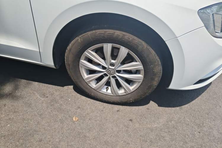 Used Volkswagen Bora 2018 1.5L Automatic Fashion Model Right Front Wheel Hub