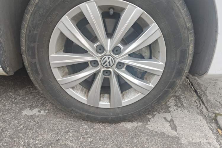 Used Volkswagen Bora 2018 1.5L Automatic Fashion Model Right Front Wheel Hub