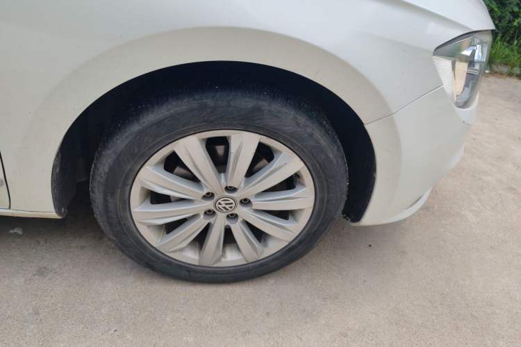 Used Volkswagen Bora 2018 1.5L Manual Comfort Model Right Front Wheel Hub