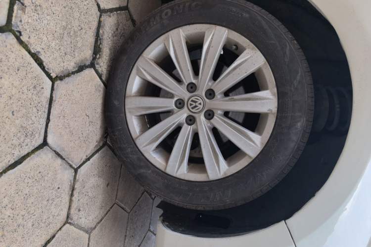 Used Volkswagen Bora 2018 1.5L Manual Comfort Model Right Front Wheel Hub