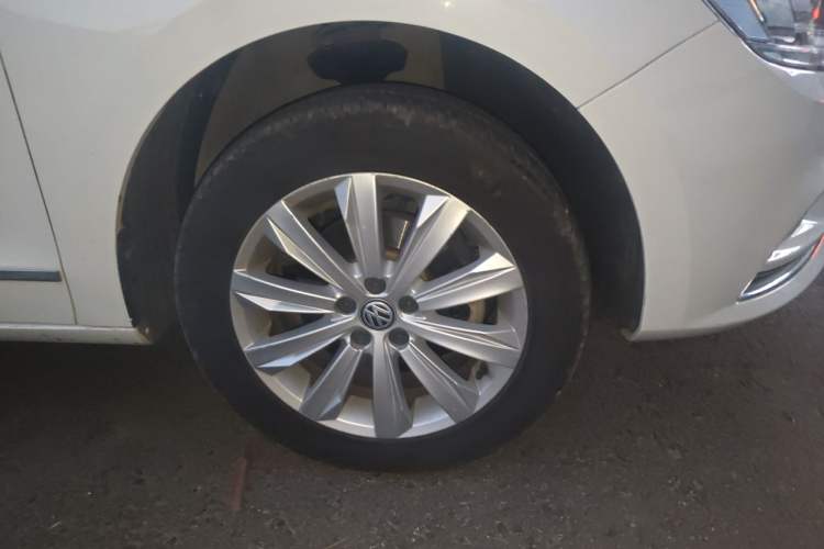 Used Volkswagen Bora 2018 1.5L Manual Comfort Model Right Front Wheel Hub