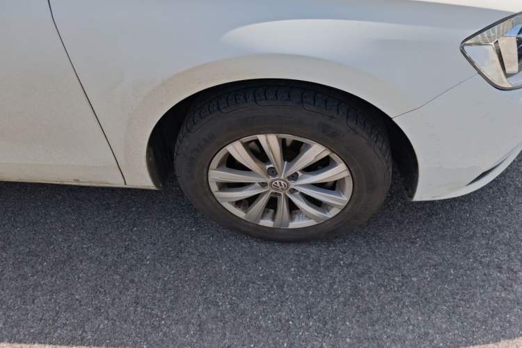Used Volkswagen Bora 2018 1.5L Automatic Fashion Model Right Front Wheel Hub