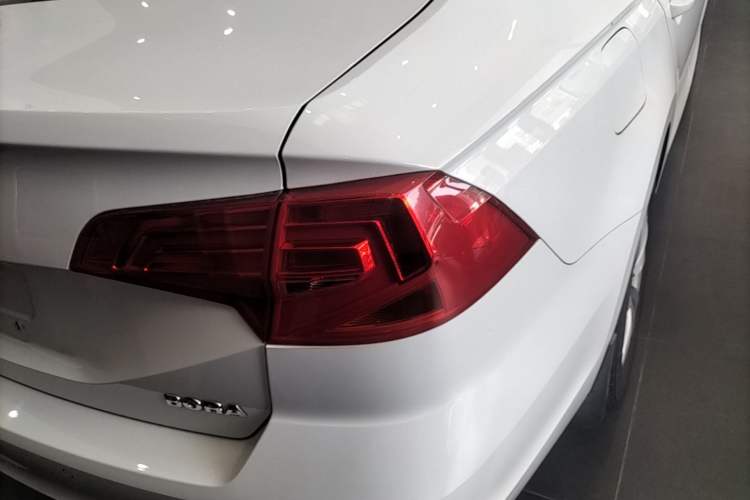 Used Volkswagen Bora 2018 1.5L Manual Fashion Model Right Rear Taillight