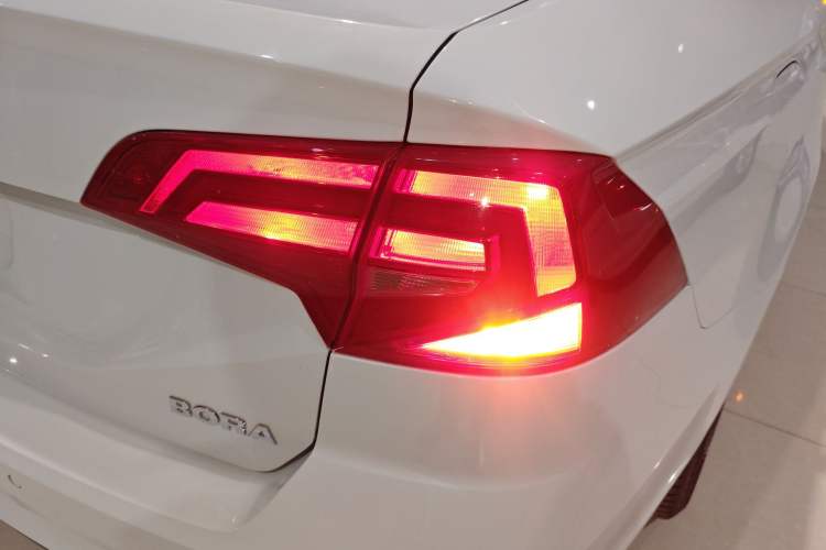 Used Volkswagen Bora 2018 1.5L Manual Fashion Model Right Rear Taillight