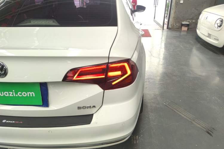 Used Volkswagen Bora 2018 1.5L Automatic Comfort Model Right Rear Taillight