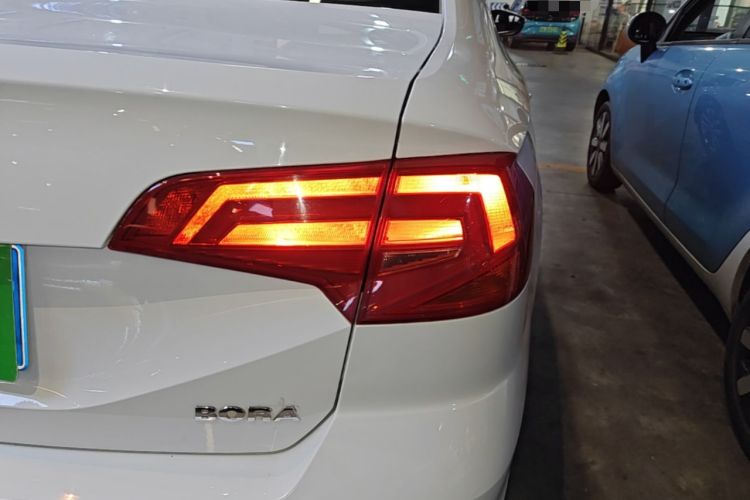 Used Volkswagen Bora 2018 1.5L Automatic Fashion Model Right Rear Taillight