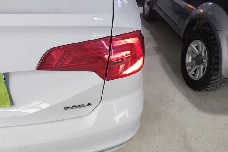 Used Volkswagen Bora 2018 1.5L Automatic Comfort Model Right Rear Taillight