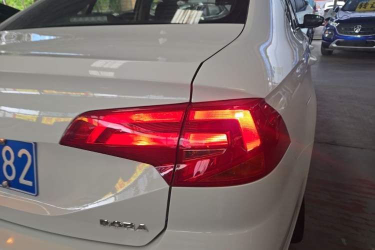 Used Volkswagen Bora 2018 1.5L Automatic Fashion Model Right Rear Taillight