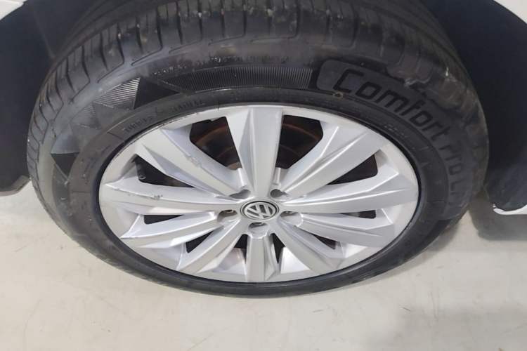 Used Volkswagen Bora 2018 1.5L Automatic Comfort Model Right Rear Wheel Hub