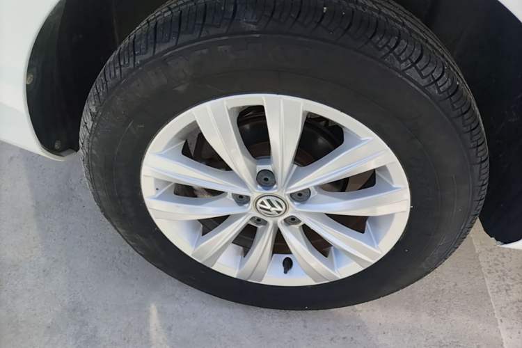 Used Volkswagen Bora 2018 1.5L Automatic Fashion Model Right Rear Wheel Hub