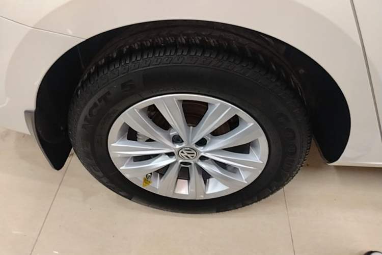 Used Volkswagen Bora 2018 1.5L Manual Fashion Model Right Rear Wheel Hub