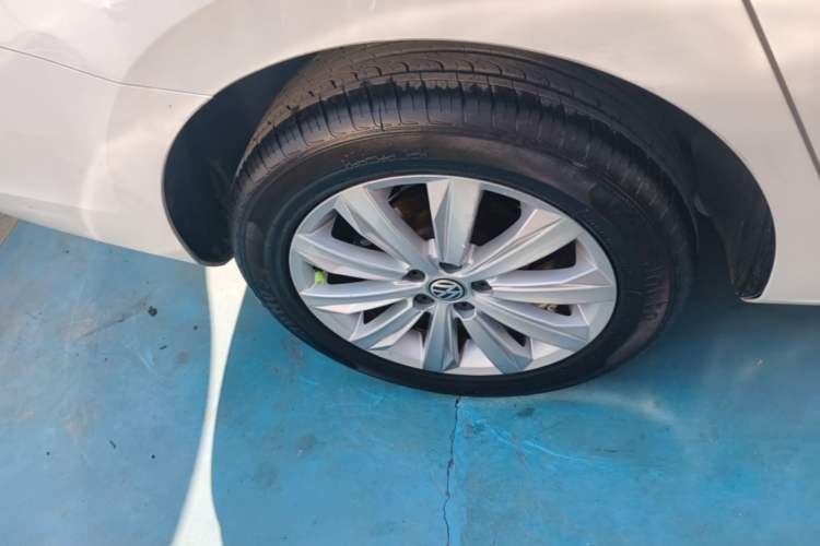 Used Volkswagen Bora 2018 1.5L Automatic Comfort Model Right Rear Wheel Hub