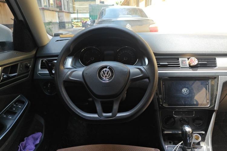 Used Volkswagen Bora 2018 1.5L Automatic Fashion Model Steering Wheel