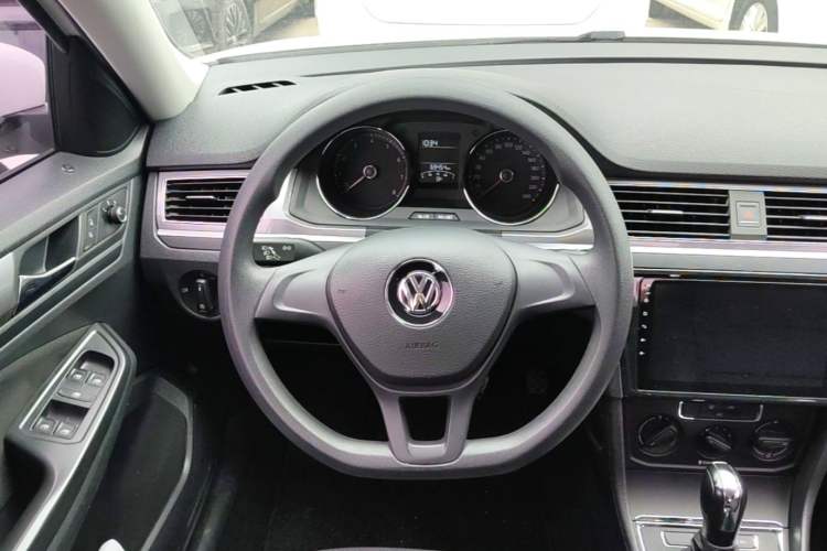 Used Volkswagen Bora 2018 1.5L Automatic Fashion Model Steering Wheel