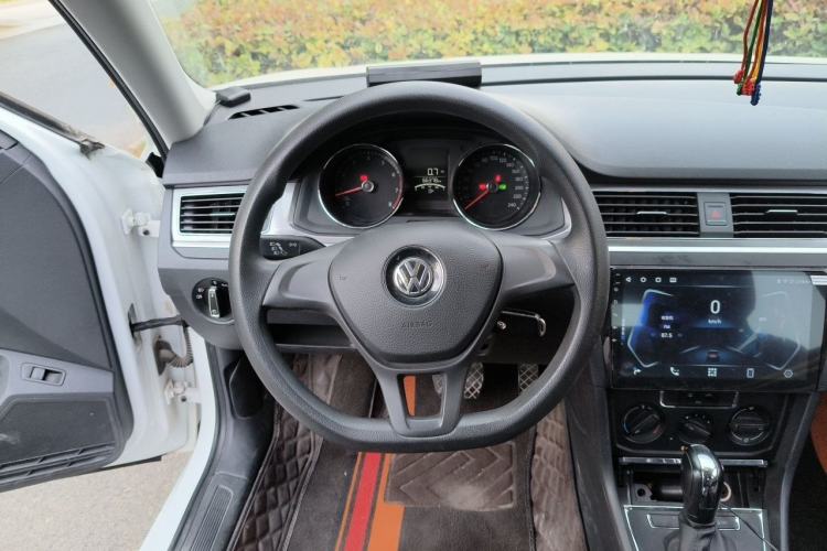 Used Volkswagen Bora 2018 1.5L Automatic Fashion Model Steering Wheel
