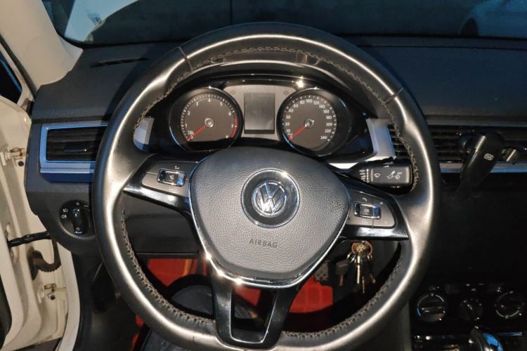 Used Volkswagen Bora 2018 1.5L Automatic Comfort Model Steering Wheel
