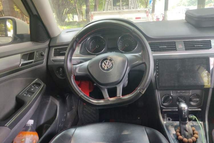 Used Volkswagen Bora 2018 1.5L Automatic Fashion Model Steering Wheel