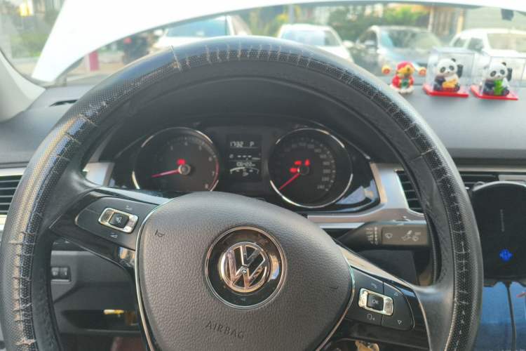 Used Volkswagen Bora 2018 1.5L Automatic Comfort Model Steering Wheel