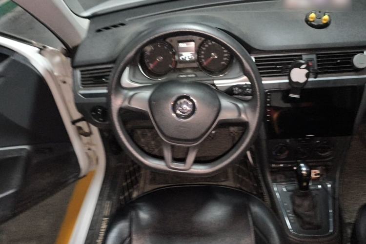Used Volkswagen Bora 2018 1.5L Automatic Fashion Model Steering Wheel