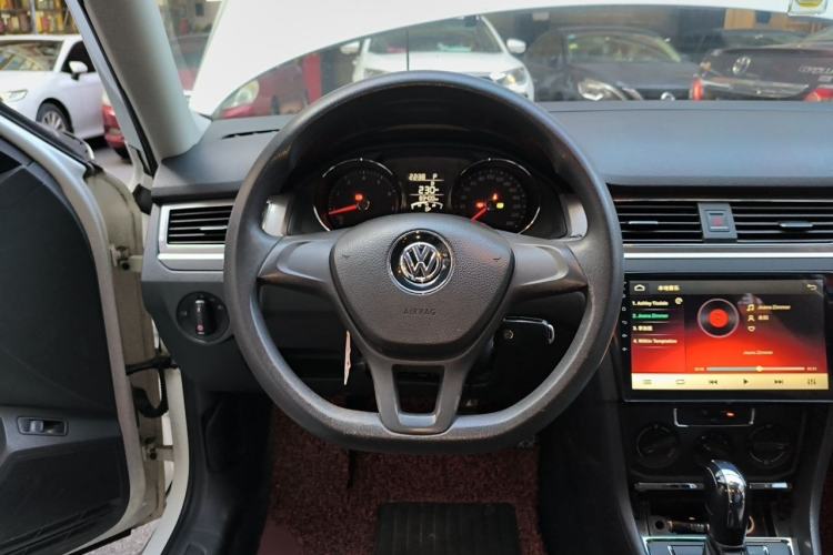 Used Volkswagen Bora 2018 1.5L Automatic Fashion Model Steering Wheel