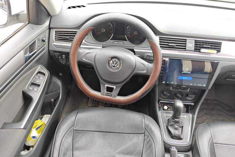 Used Volkswagen Bora 2018 1.5L Automatic Fashion Model Steering Wheel