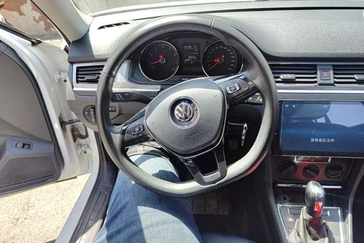 Used Volkswagen Bora 2018 1.5L Automatic Fashion Model Steering Wheel