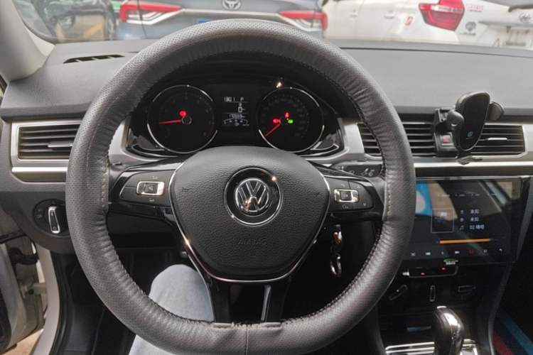 Used Volkswagen Bora 2018 1.5L Automatic Comfort Model Steering Wheel