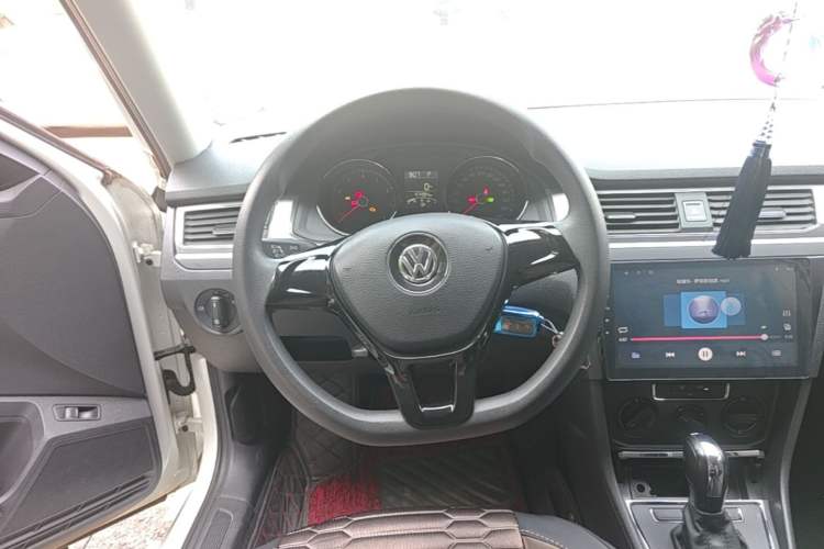 Used Volkswagen Bora 2018 1.5L Automatic Fashion Model Steering Wheel
