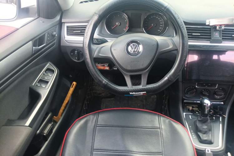 Used Volkswagen Bora 2018 1.5L Automatic Fashion Model Steering Wheel