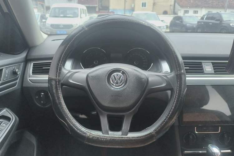 Used Volkswagen Bora 2018 1.5L Automatic Fashion Model Steering Wheel