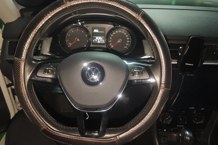 Used Volkswagen Bora 2018 1.5L Automatic Comfort Model Steering Wheel