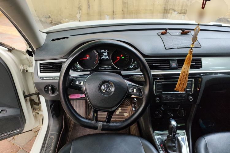Used Volkswagen Bora 2018 1.5L Automatic Comfort Model Steering Wheel