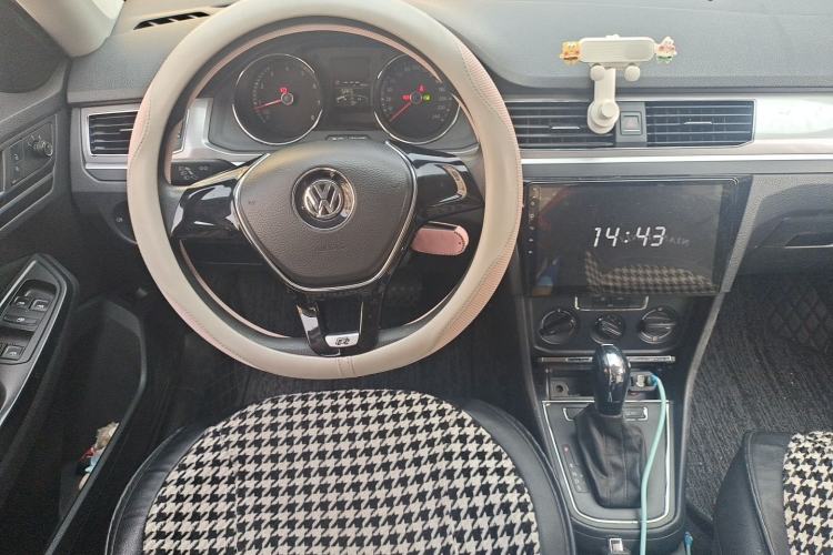 Used Volkswagen Bora 2018 1.5L Automatic Fashion Model Steering Wheel