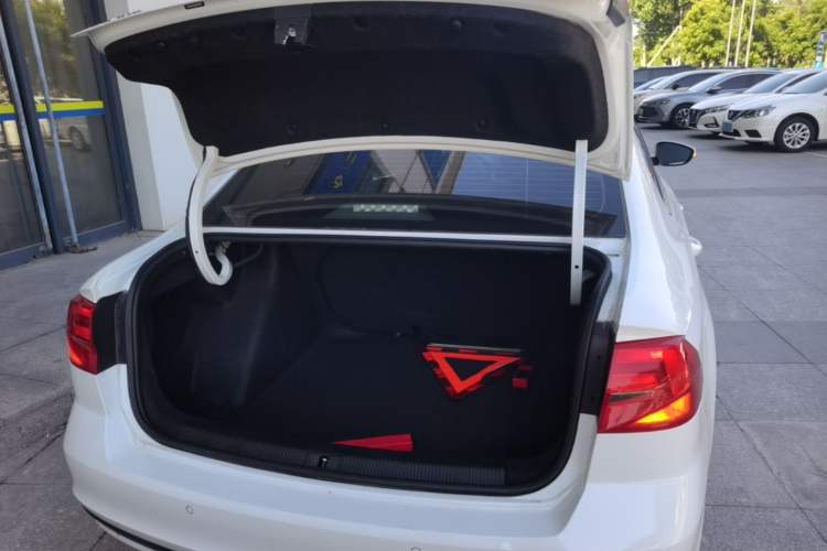 Used Volkswagen Bora 2018 1.5L Automatic Fashion Model Trunk