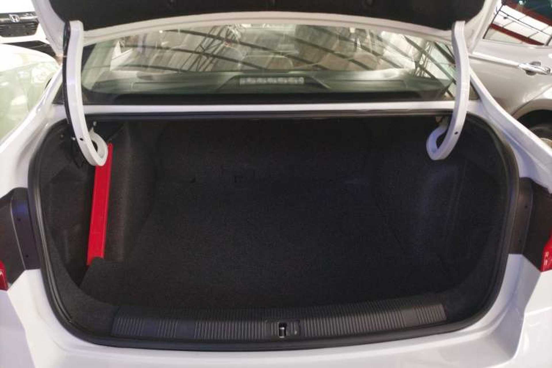 Used Volkswagen Bora 2018 1.5L Automatic Fashion Model Trunk
