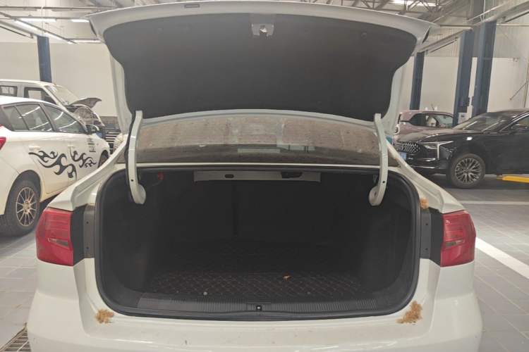 Used Volkswagen Bora 2018 1.5L Automatic Comfort Model Trunk