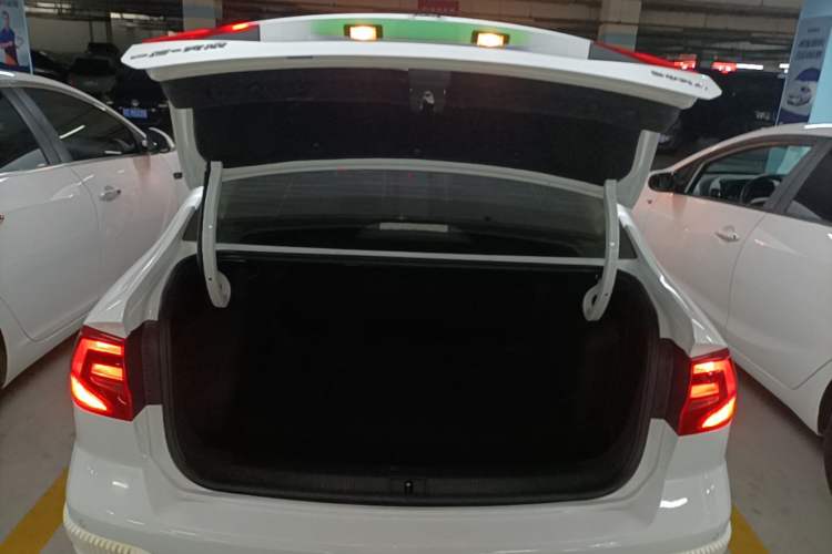 Used Volkswagen Bora 2018 1.5L Automatic Fashion Model Trunk