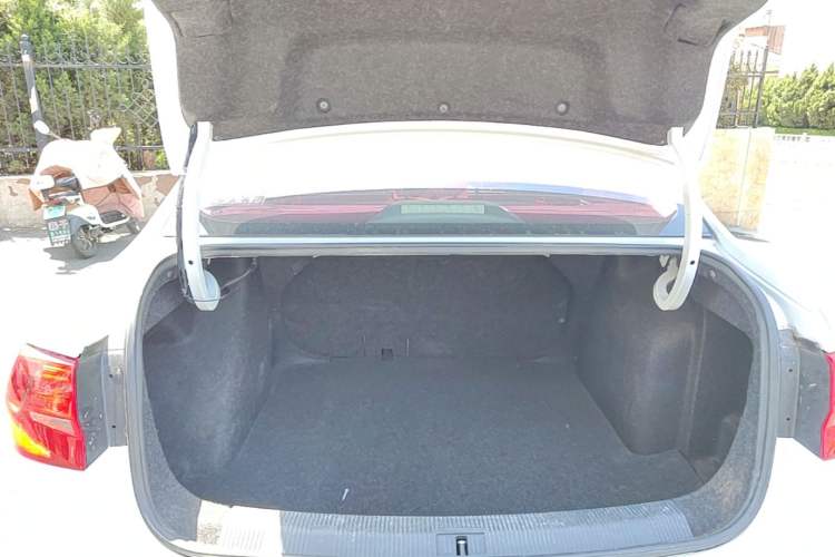 Used Volkswagen Bora 2018 1.5L Automatic Fashion Model Trunk