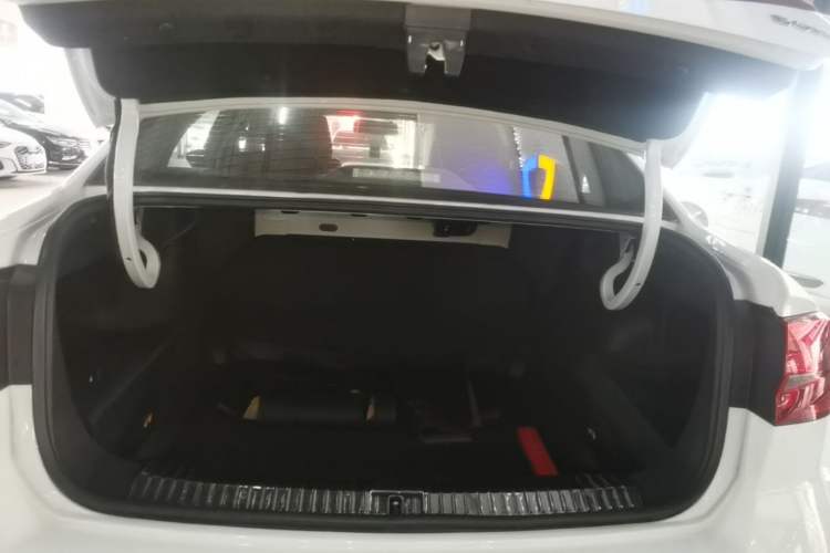 Used Volkswagen Bora 2018 1.5L Automatic Fashion Model Trunk